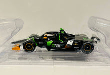 Load image into Gallery viewer, Agustin Canapino autographed 2024 Juncos Hollinger Racing 1/18 IndyCar Greenlight Diecast